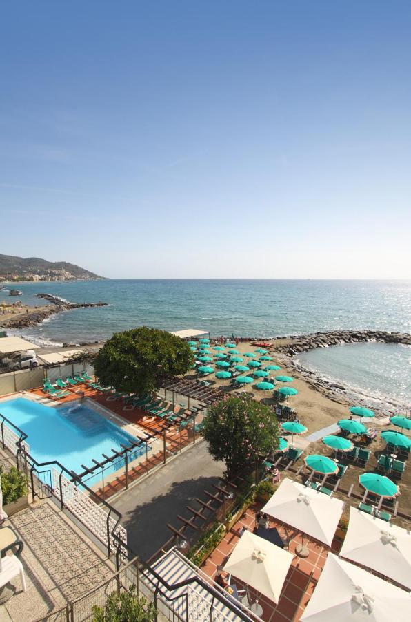 Hotel Bellevue Et Mediterranée Diano Marina Eksteriør billede