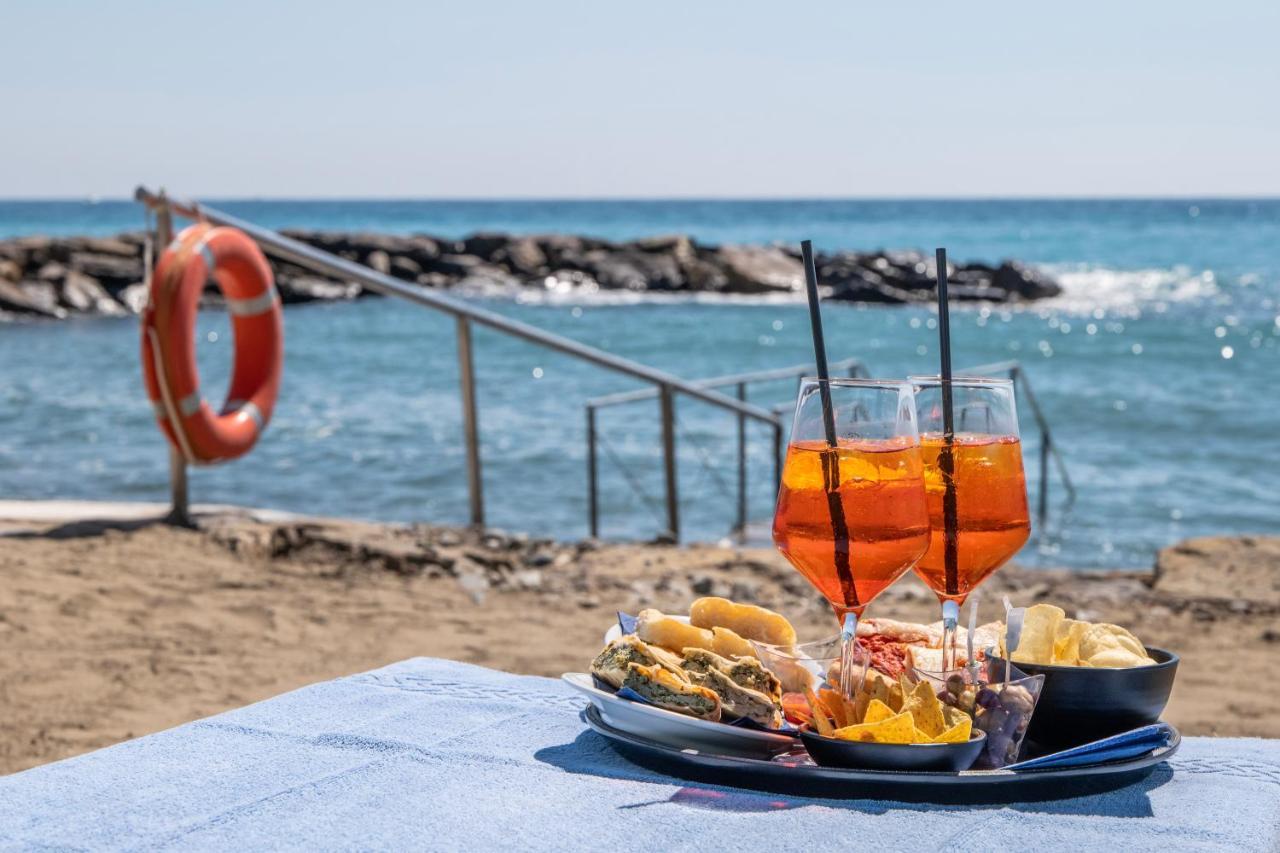 Hotel Bellevue Et Mediterranée Diano Marina Eksteriør billede