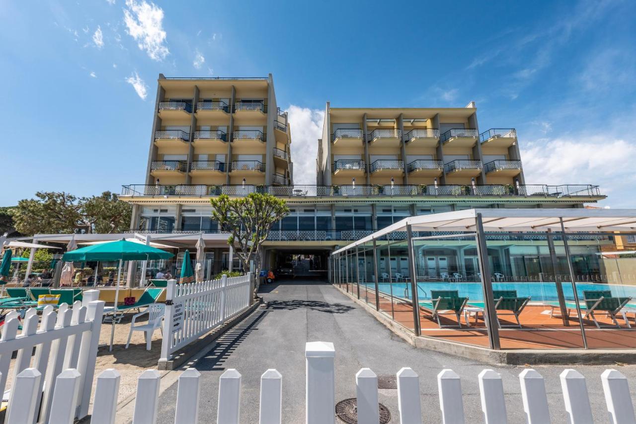 Hotel Bellevue Et Mediterranée Diano Marina Eksteriør billede