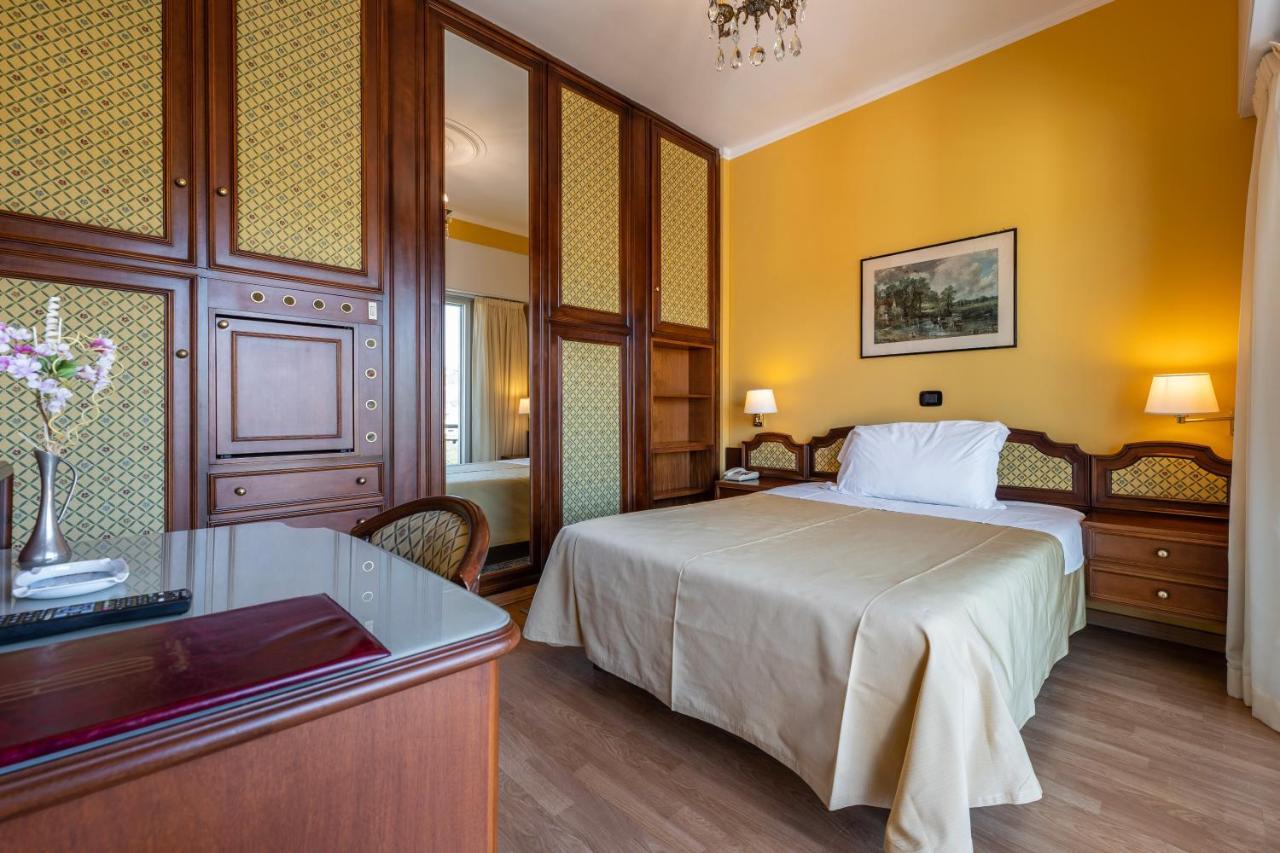 Hotel Bellevue Et Mediterranée Diano Marina Eksteriør billede