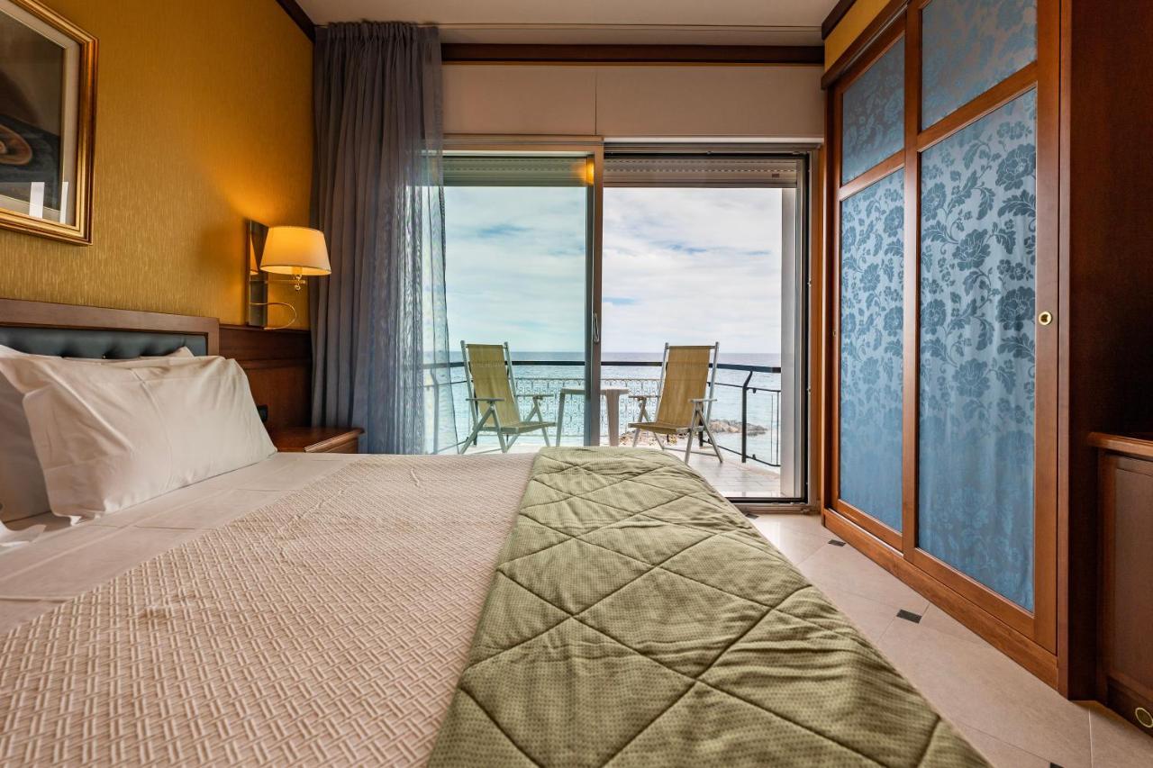 Hotel Bellevue Et Mediterranée Diano Marina Eksteriør billede