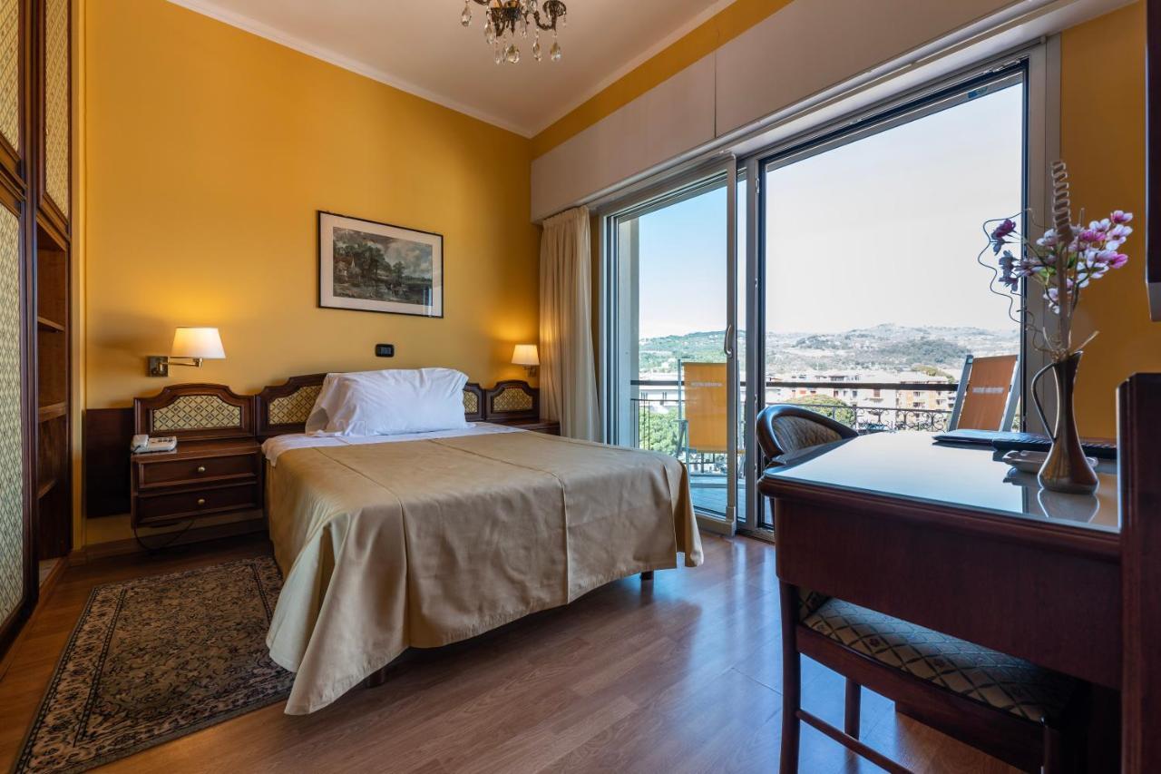 Hotel Bellevue Et Mediterranée Diano Marina Eksteriør billede
