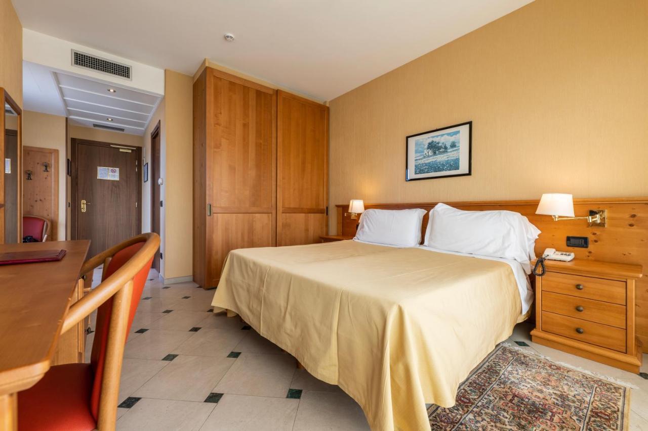 Hotel Bellevue Et Mediterranée Diano Marina Eksteriør billede