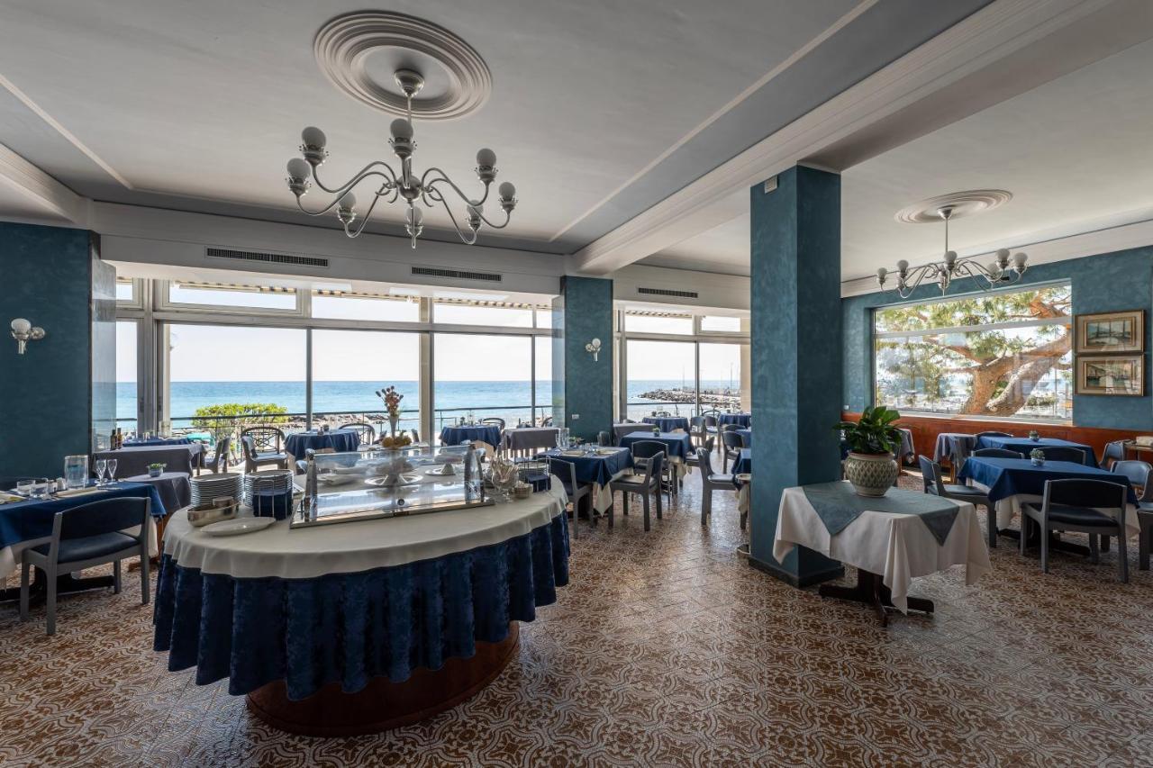 Hotel Bellevue Et Mediterranée Diano Marina Eksteriør billede