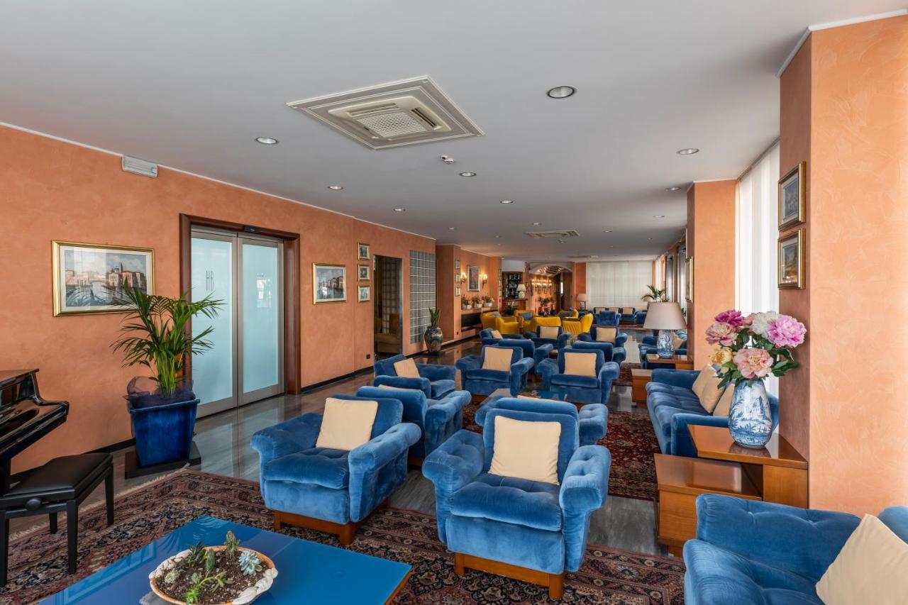 Hotel Bellevue Et Mediterranée Diano Marina Eksteriør billede