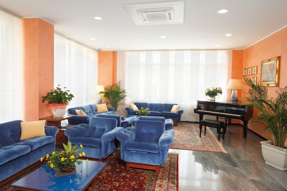 Hotel Bellevue Et Mediterranée Diano Marina Eksteriør billede