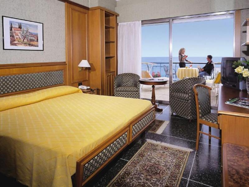 Hotel Bellevue Et Mediterranée Diano Marina Eksteriør billede