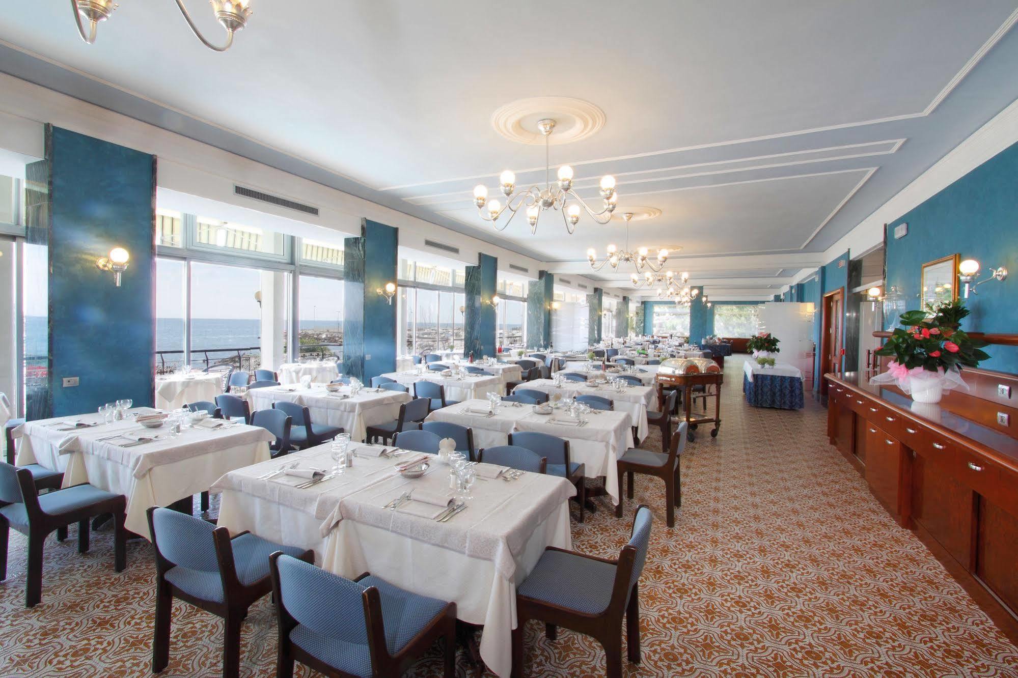 Hotel Bellevue Et Mediterranée Diano Marina Eksteriør billede