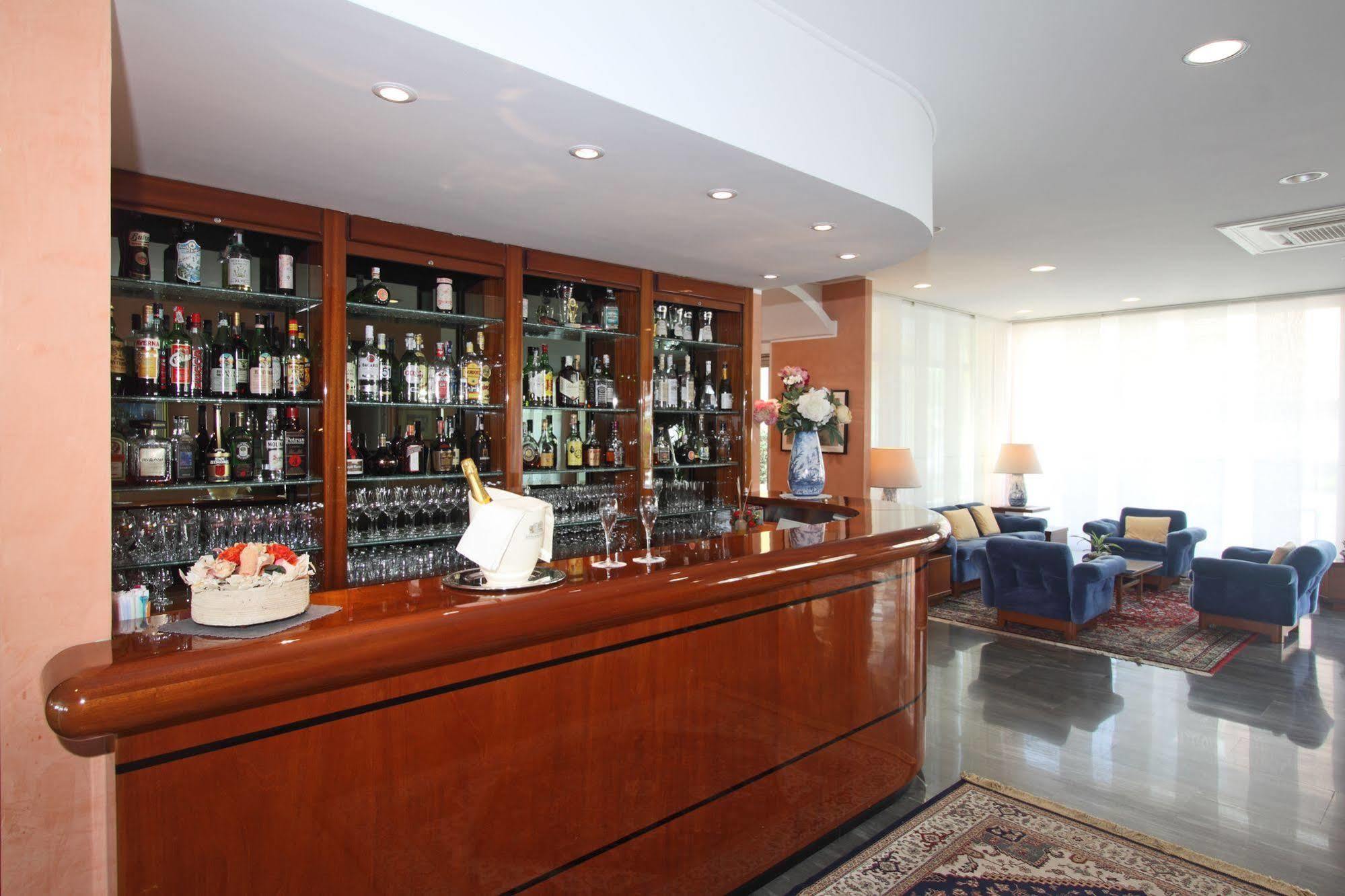 Hotel Bellevue Et Mediterranée Diano Marina Eksteriør billede