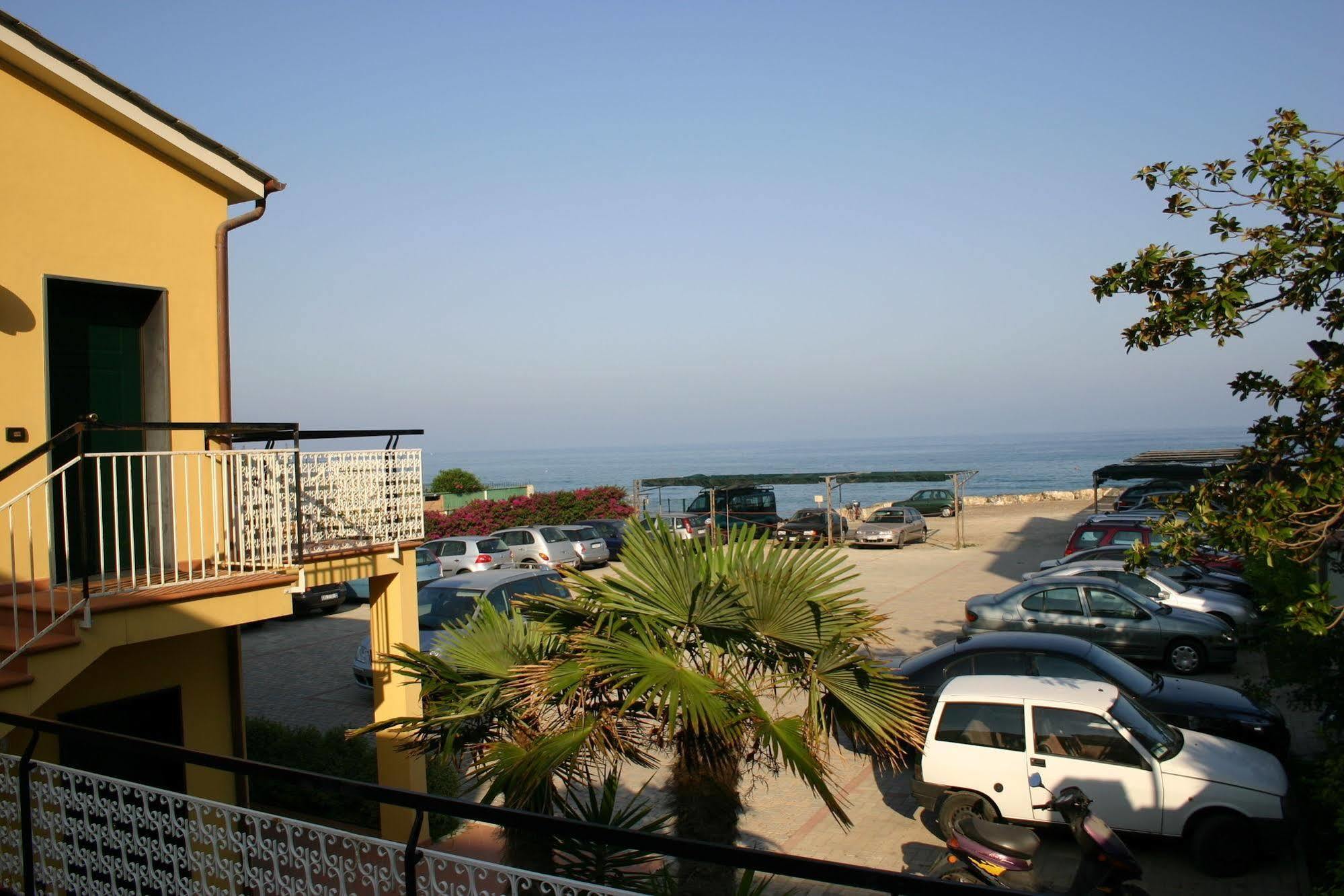 Hotel Bellevue Et Mediterranée Diano Marina Eksteriør billede