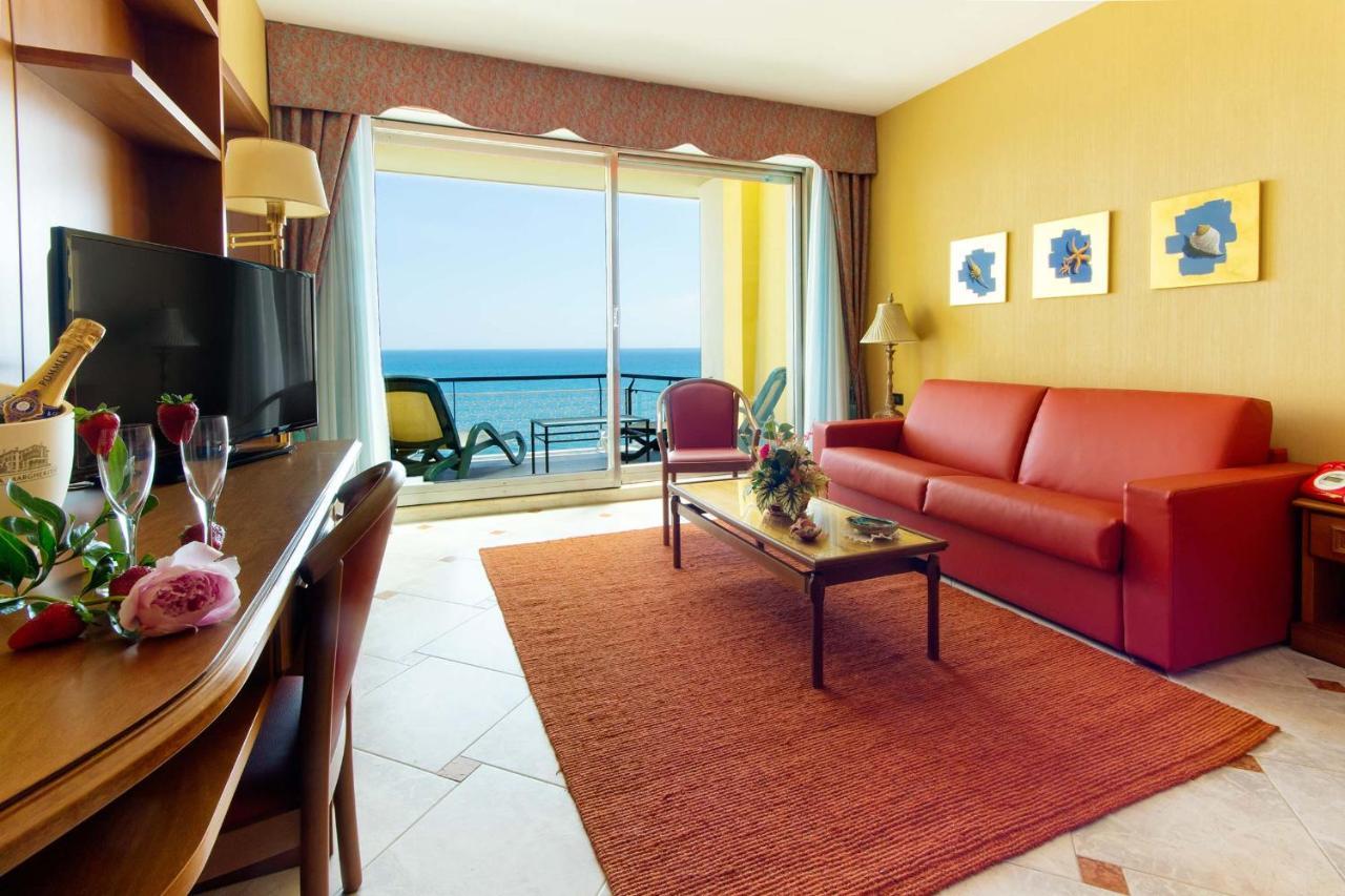Hotel Bellevue Et Mediterranée Diano Marina Eksteriør billede