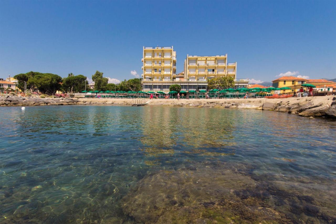 Hotel Bellevue Et Mediterranée Diano Marina Eksteriør billede