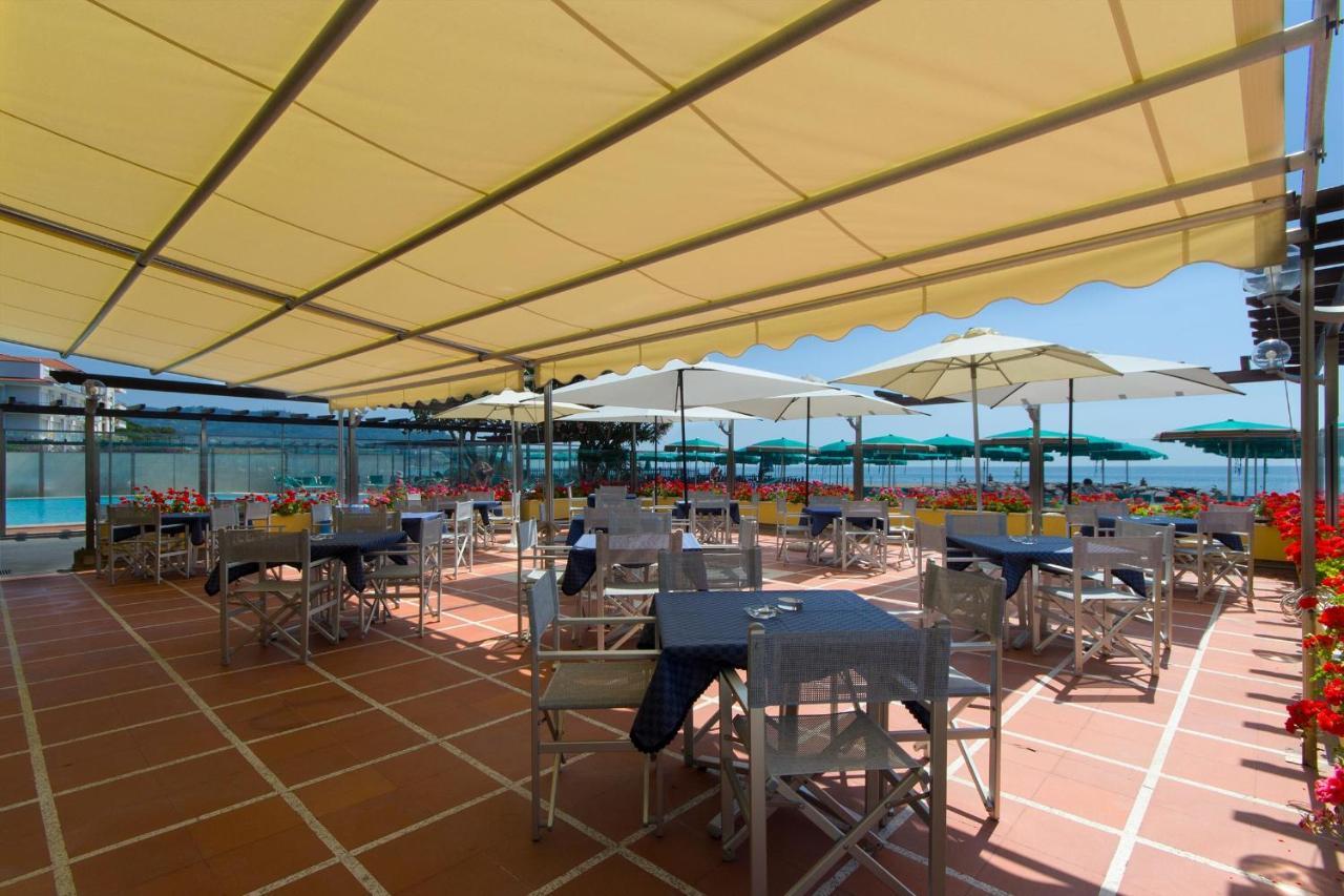 Hotel Bellevue Et Mediterranée Diano Marina Eksteriør billede